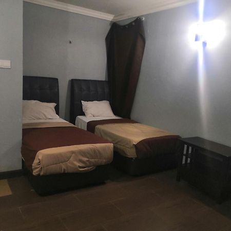 Oyo 90473 Opah Inn Hotel Kampong Ayer Terjun Экстерьер фото