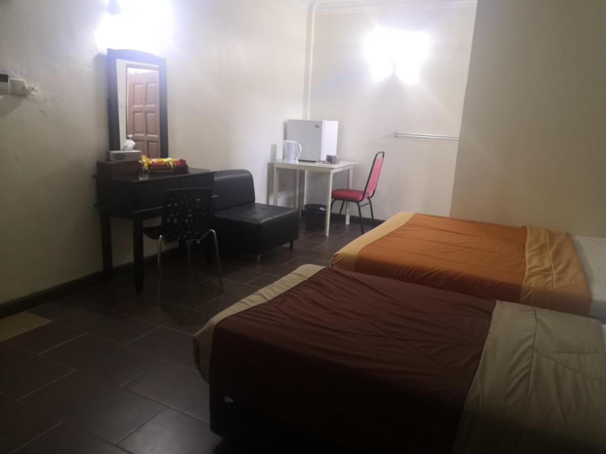Oyo 90473 Opah Inn Hotel Kampong Ayer Terjun Экстерьер фото