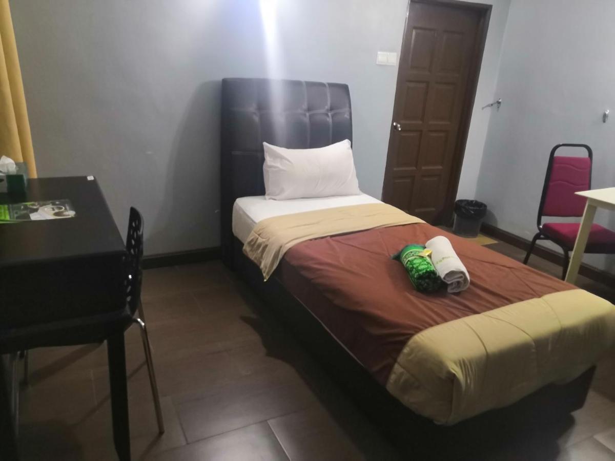 Oyo 90473 Opah Inn Hotel Kampong Ayer Terjun Экстерьер фото