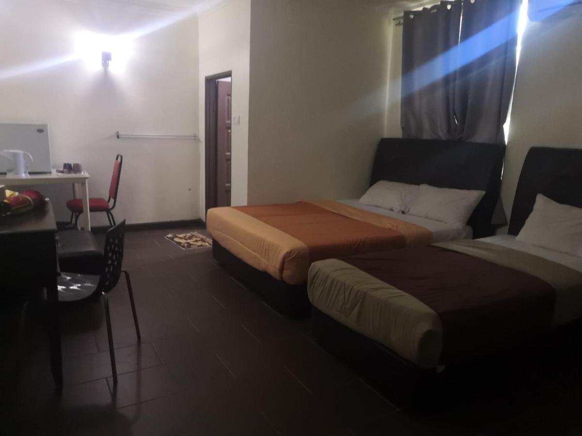Oyo 90473 Opah Inn Hotel Kampong Ayer Terjun Экстерьер фото